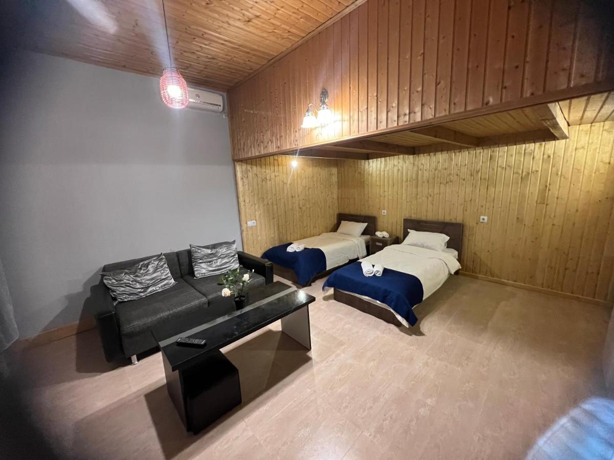 Cozy Apartment Tbilisi Esterno foto